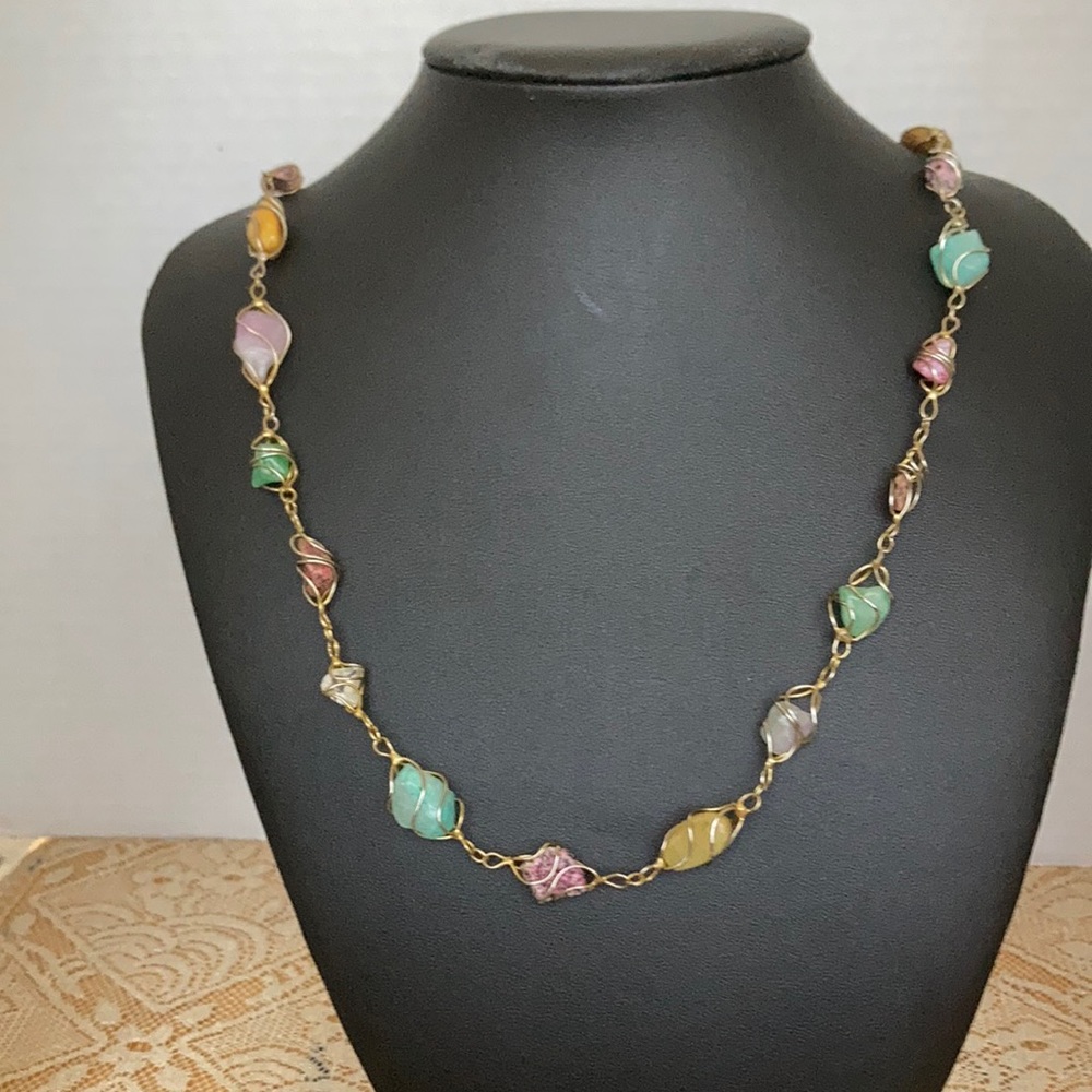 Necklace wired colored stones 15 inches